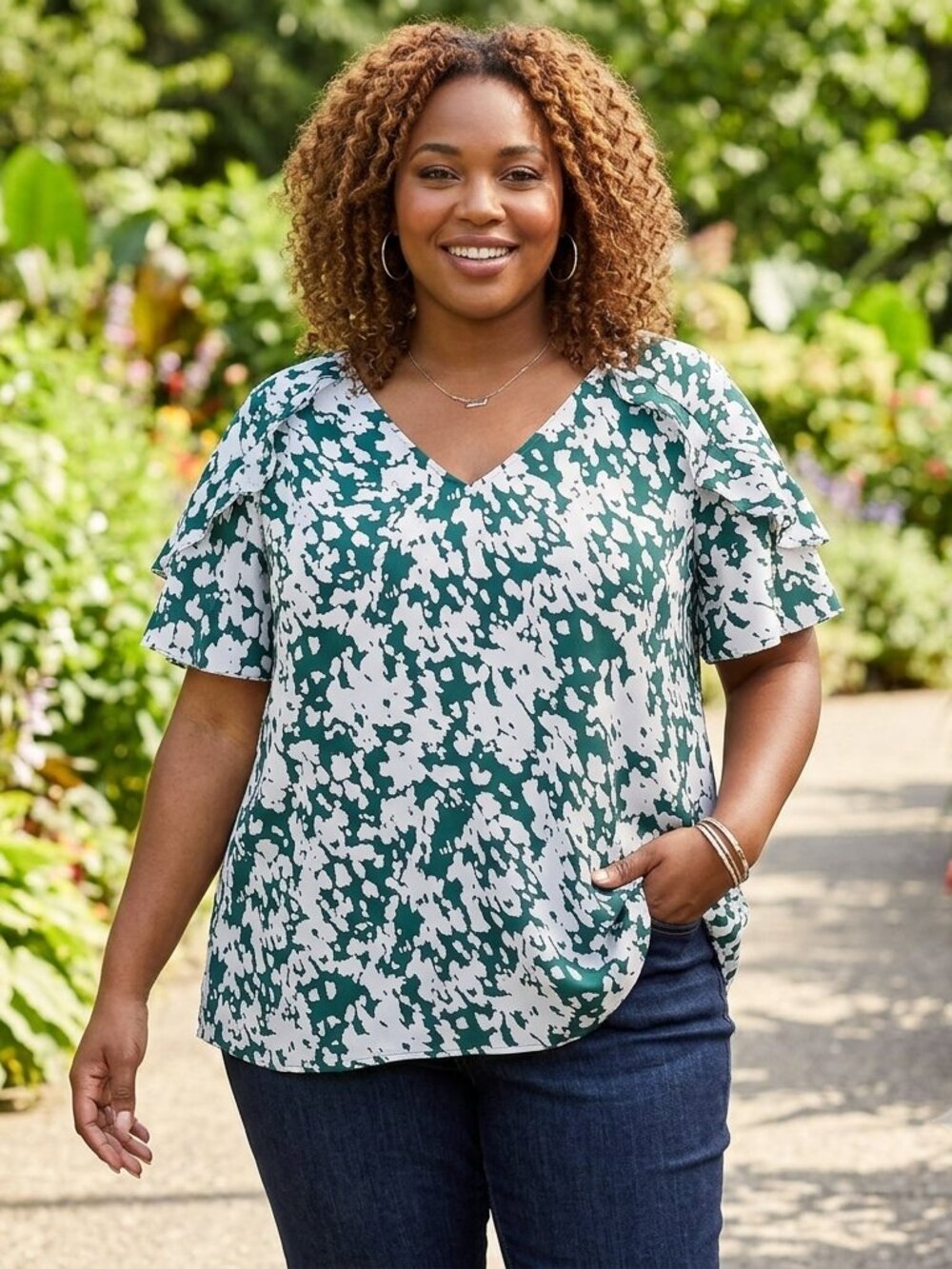 Lane Bryant Size 24 Green White Abstract Ruffle Flutter Sleeve V-Neck Blouse Top